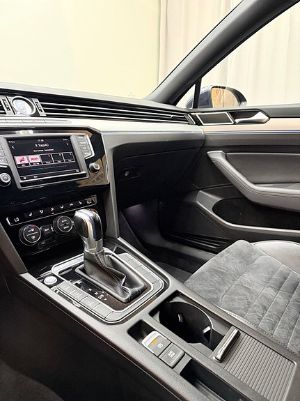 Volkswagen Passat 8 of 13