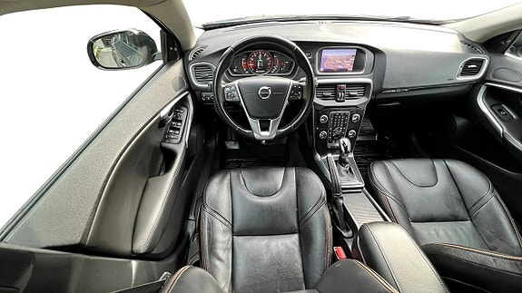 Volvo V40 Cross Country 7 of 24