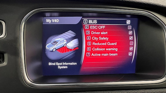 Volvo V40 Cross Country 24 of 24