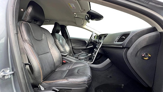 Volvo V40 Cross Country 15 of 24