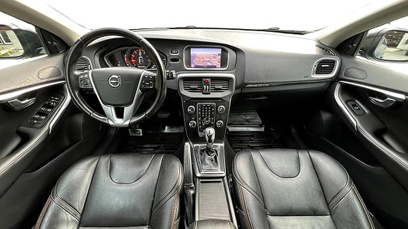 Volvo V40 Cross Country 6 of 24