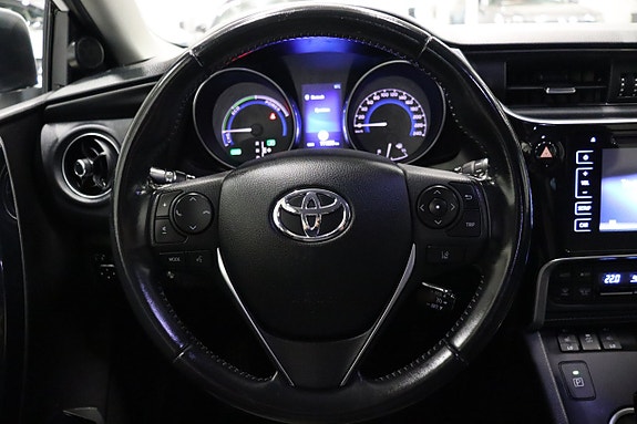 Toyota Auris 12 of 24