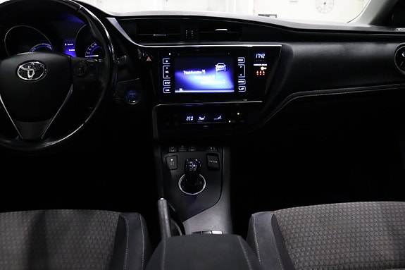 Toyota Auris 14 of 24