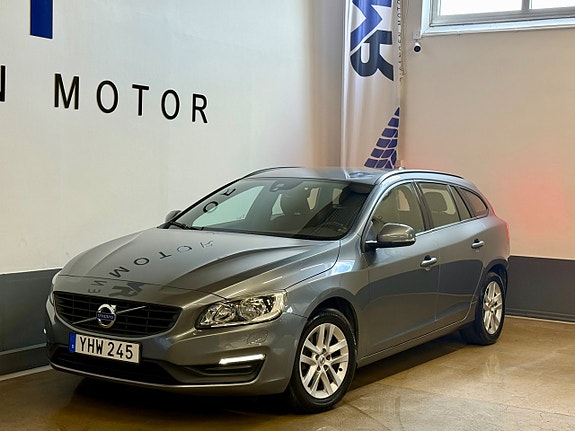 Volvo V60 2 of 23