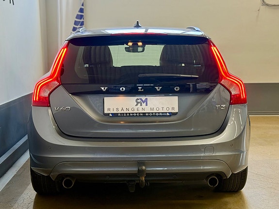 Volvo V60 7 of 23