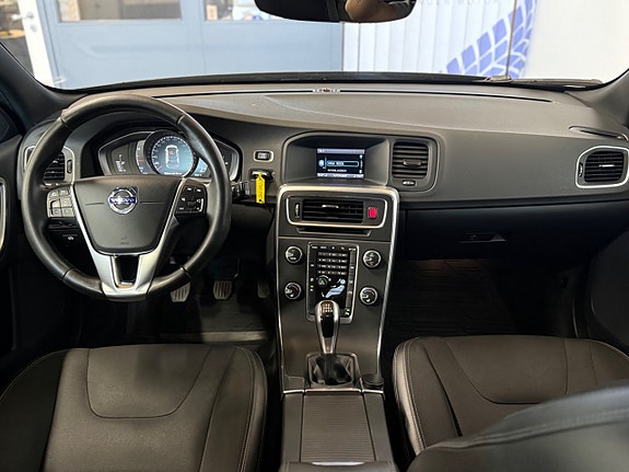 Volvo V60 9 of 23