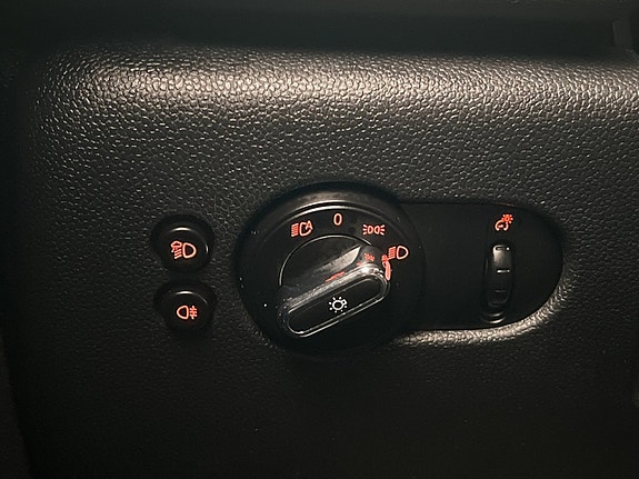 MINI Cooper SE 12 of 30