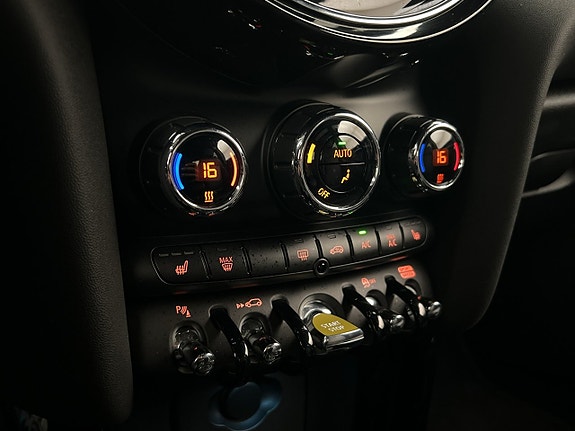 MINI Cooper SE 22 of 30