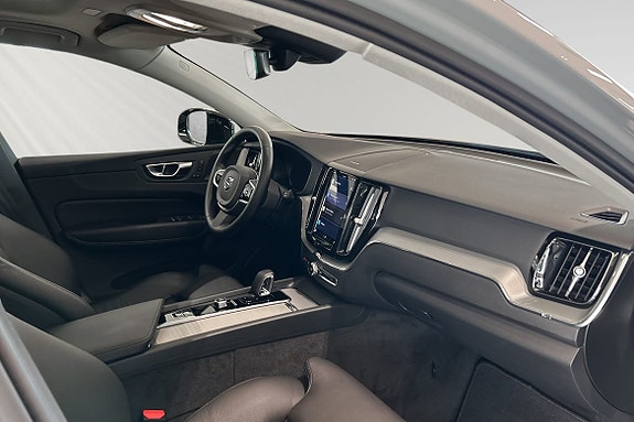 Volvo XC60 10 of 29