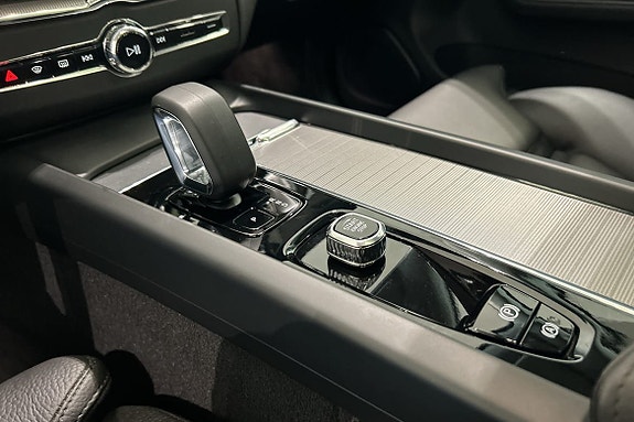 Volvo XC60 17 of 29