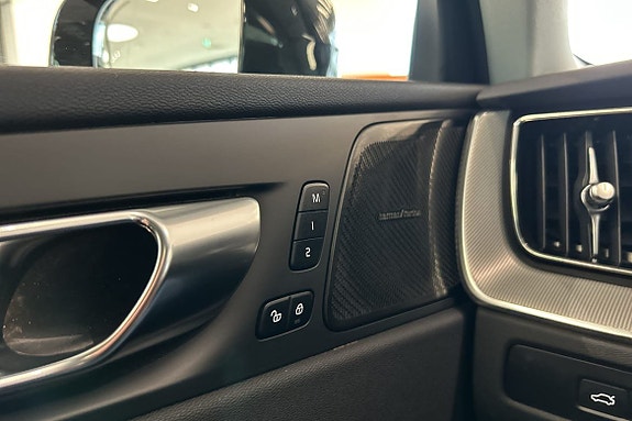 Volvo XC60 26 of 29