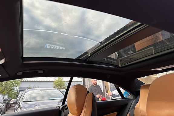 Mercedes-Benz E250 23 of 30