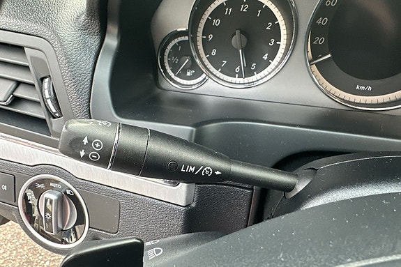 Mercedes-Benz E250 17 of 30