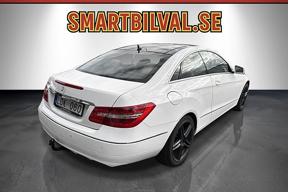 Mercedes-Benz E250 4 of 30