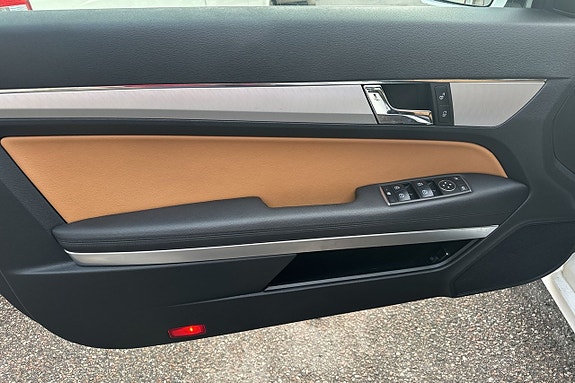 Mercedes-Benz E250 22 of 30