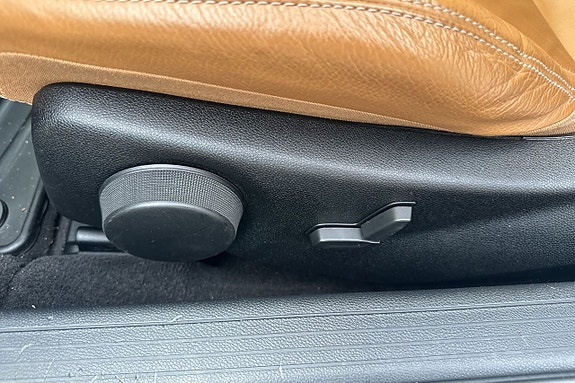 Mercedes-Benz E250 13 of 30