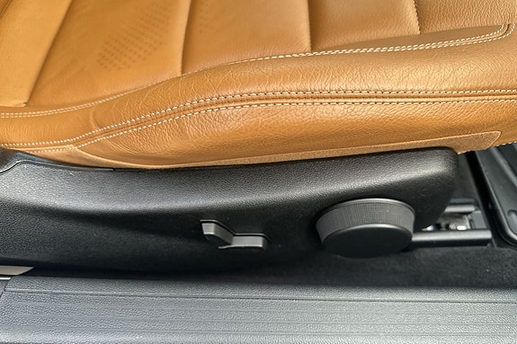 Mercedes-Benz E250 28 of 30