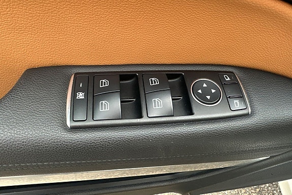 Mercedes-Benz E250 14 of 30