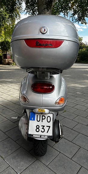 Piaggio Vespa ET4 125 7 of 7