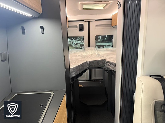 Adria TWIN SELECT 640 SLB 10 of 17