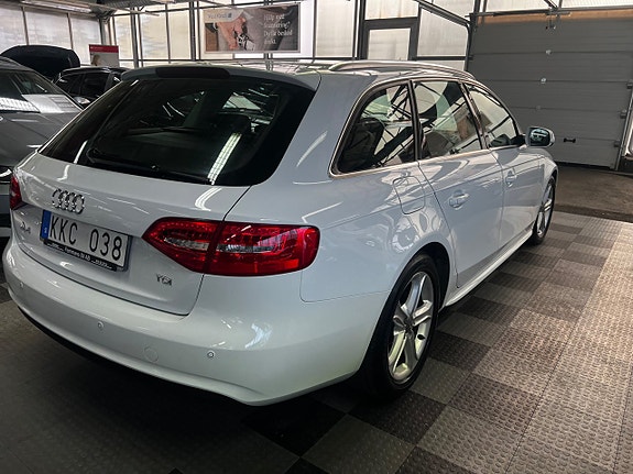 Audi A4 5 of 17