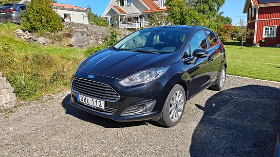 Ford Fiesta 2 of 6