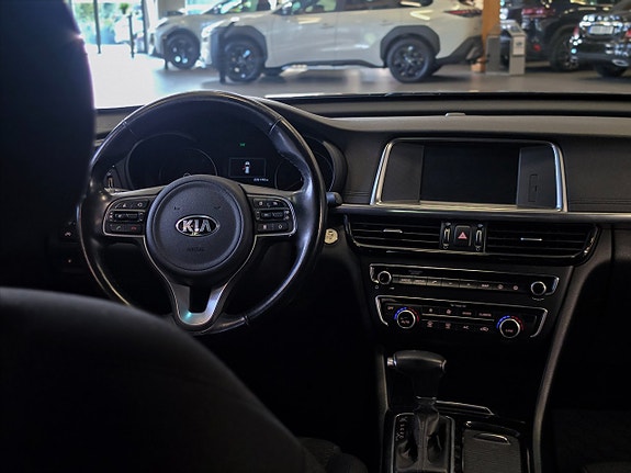 Kia Optima 8 of 14