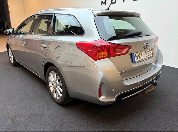 Toyota Auris 3 of 10