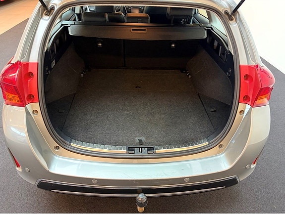 Toyota Auris 4 of 10