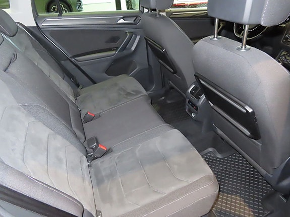 Volkswagen Tiguan 10 of 26