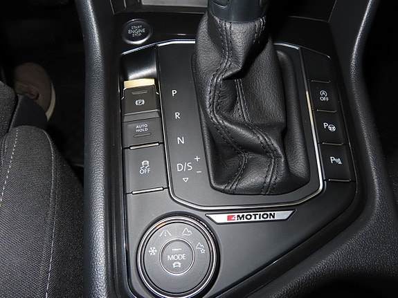 Volkswagen Tiguan 16 of 26