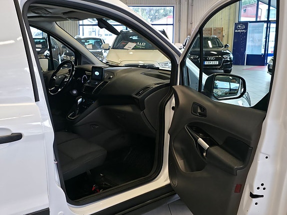 Ford Transit Connect 5 of 8