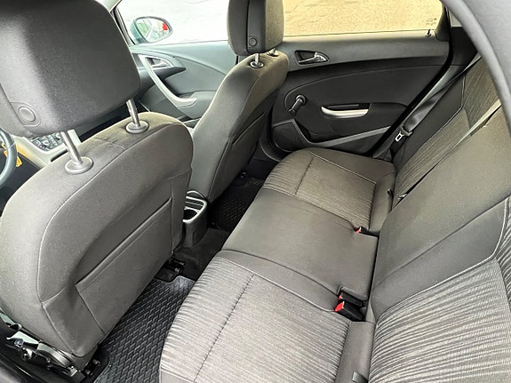 Opel Astra 9 of 18