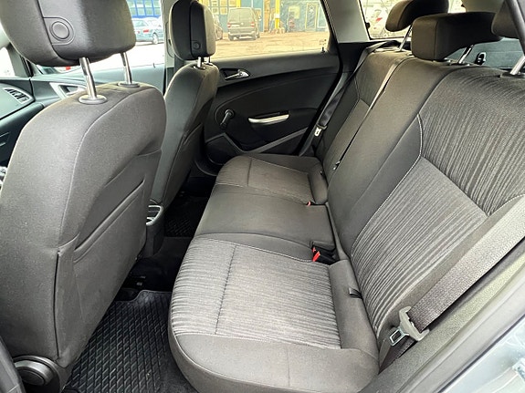 Opel Astra 10 of 18