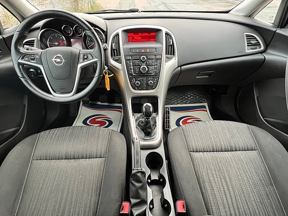 Opel Astra 8 of 18