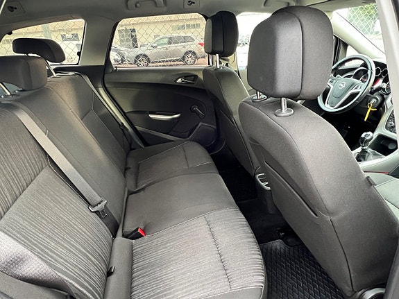 Opel Astra 12 of 18