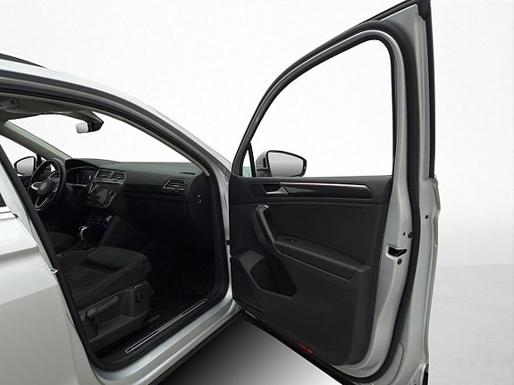 Volkswagen Tiguan 26 of 30