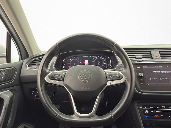 Volkswagen Tiguan 14 of 30