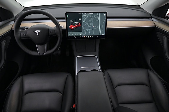 Tesla Model Y 6 of 27