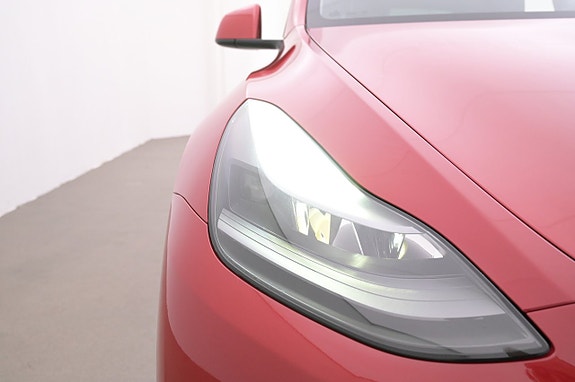 Tesla Model Y 26 of 27