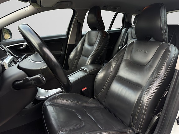 Volvo V60 9 of 30