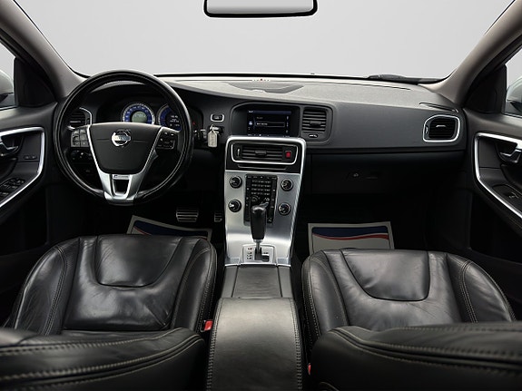 Volvo V60 14 of 30