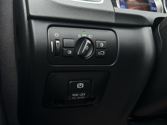 Volvo V60 12 of 30