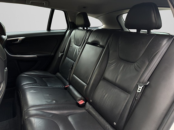 Volvo V60 27 of 30