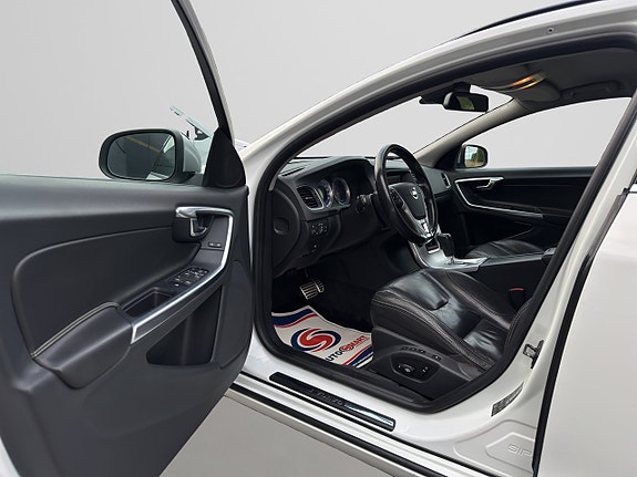 Volvo V60 7 of 30
