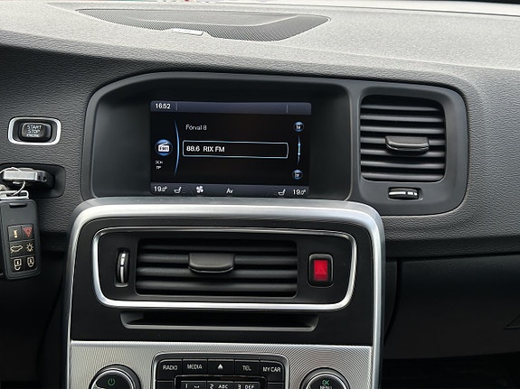 Volvo V60 19 of 30