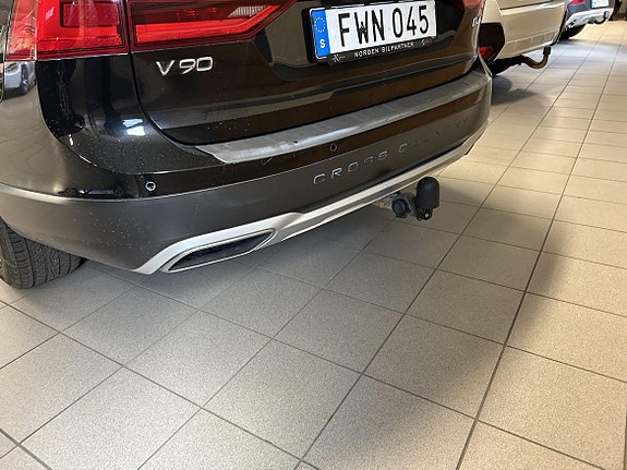 Volvo V90 Cross Country 3 of 4