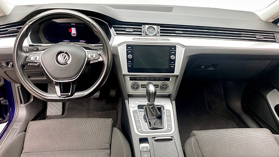 Volkswagen Passat 10 of 13