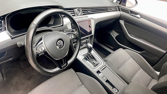 Volkswagen Passat 7 of 13