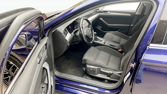 Volkswagen Passat 8 of 13